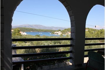 Сімейний пансіонат Lumbarda 3